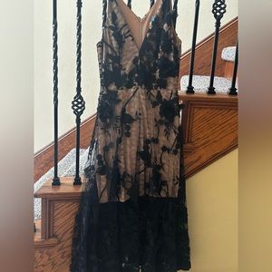 Midi lace dress size S pre owned in excellent condition